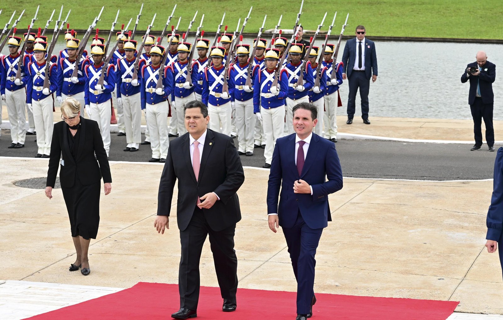 De olho na pauta legislativa e na reeleição, Lula recebe Motta e líderes da Câmara em jantar de confraternização | G1