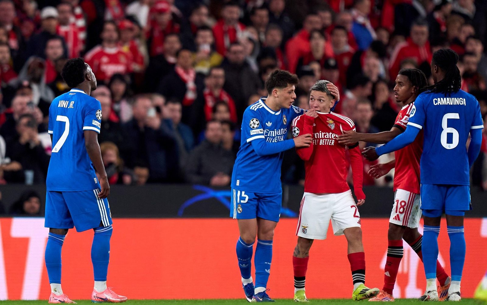 Racismo e Copa do Mundo: argentinos provocam Vini Jr. em jogo do Real