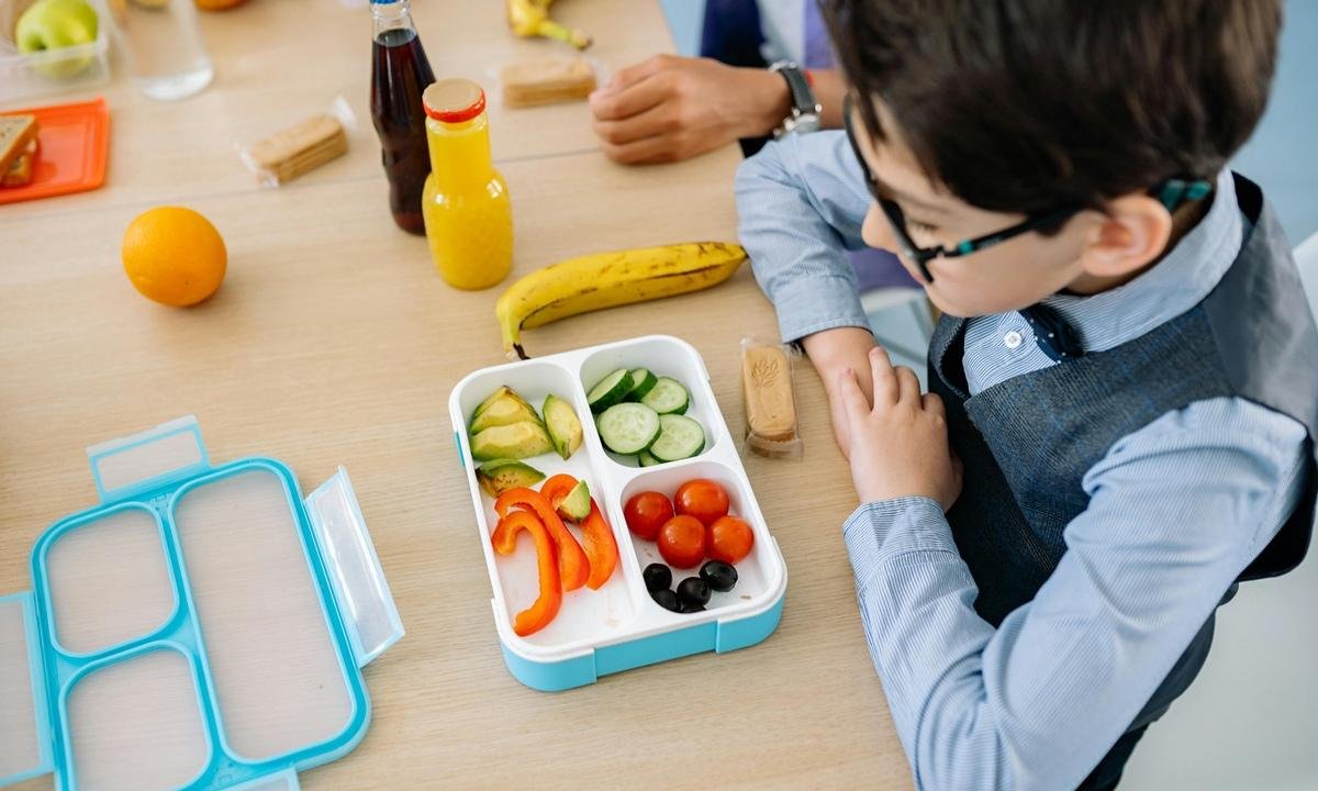 Nutricionista infantil lista melhores alimentos para ter na lancheira