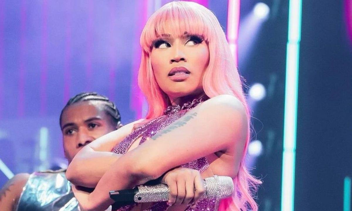 Após virar piada, Nicki Minaj acusa Grammy de praticar ritual satânico