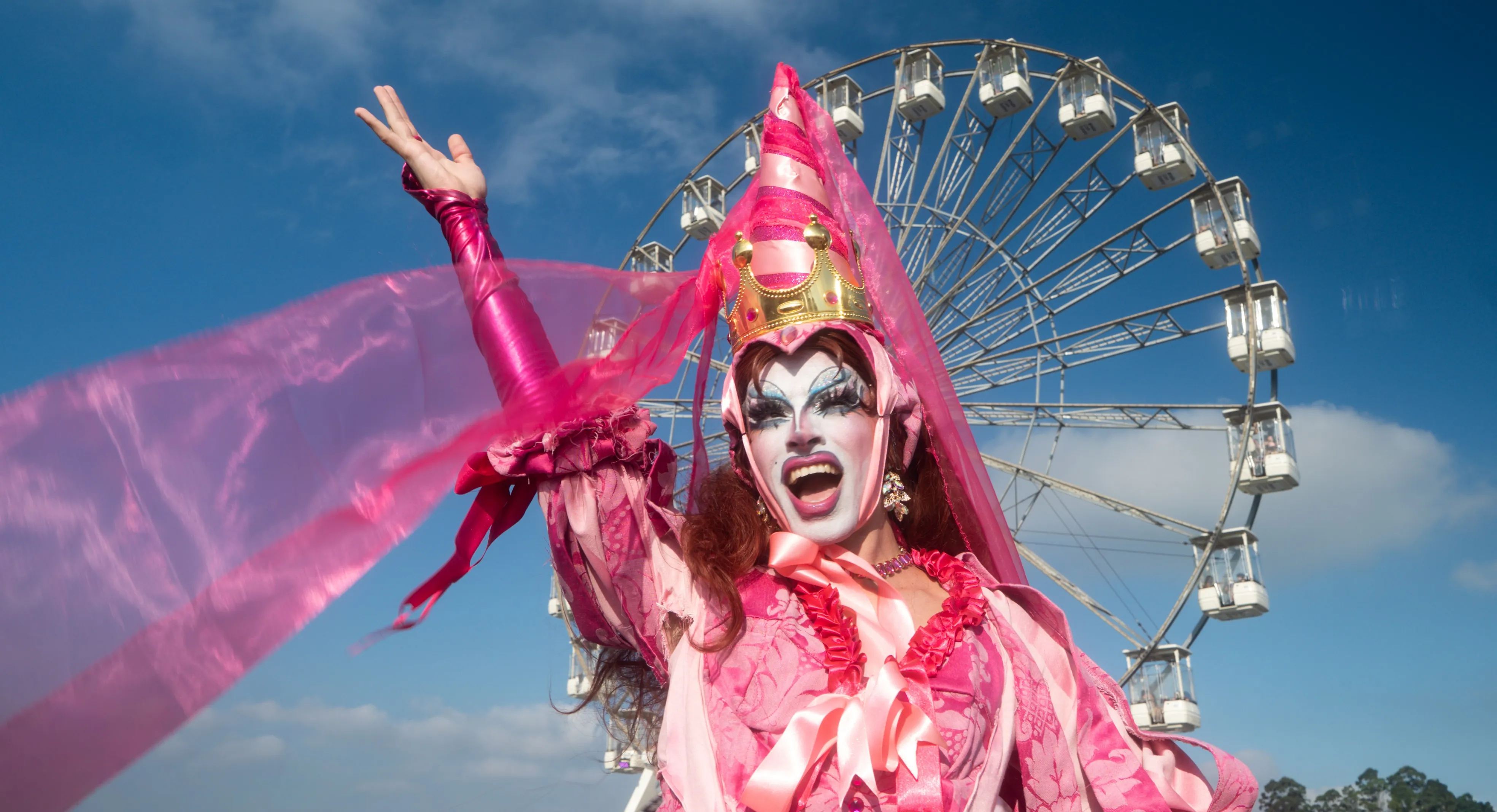 Três horas para make, R$ 700 em roupas... Fãs de Chappell Roan investem em produção para show | G1