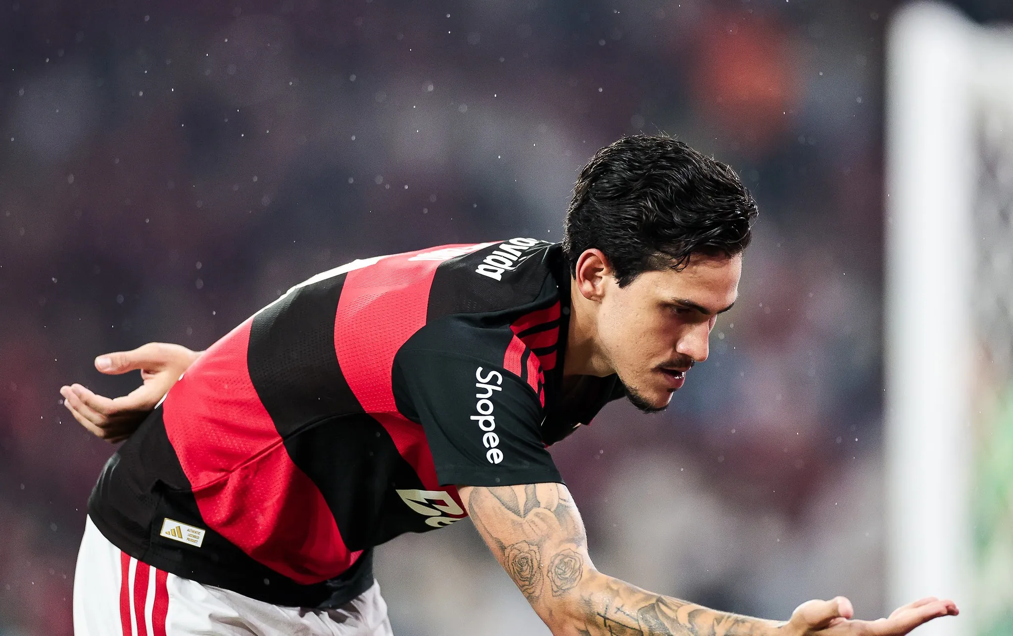 Pedro iguala Gabigol como maior artilheiro do Flamengo no século XXI e sexto na História do clube