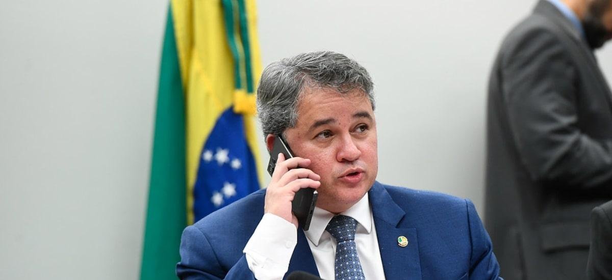 Câmara aprova permissão para venda de medicamentos em supermercados; texto vai à sanção presidencial