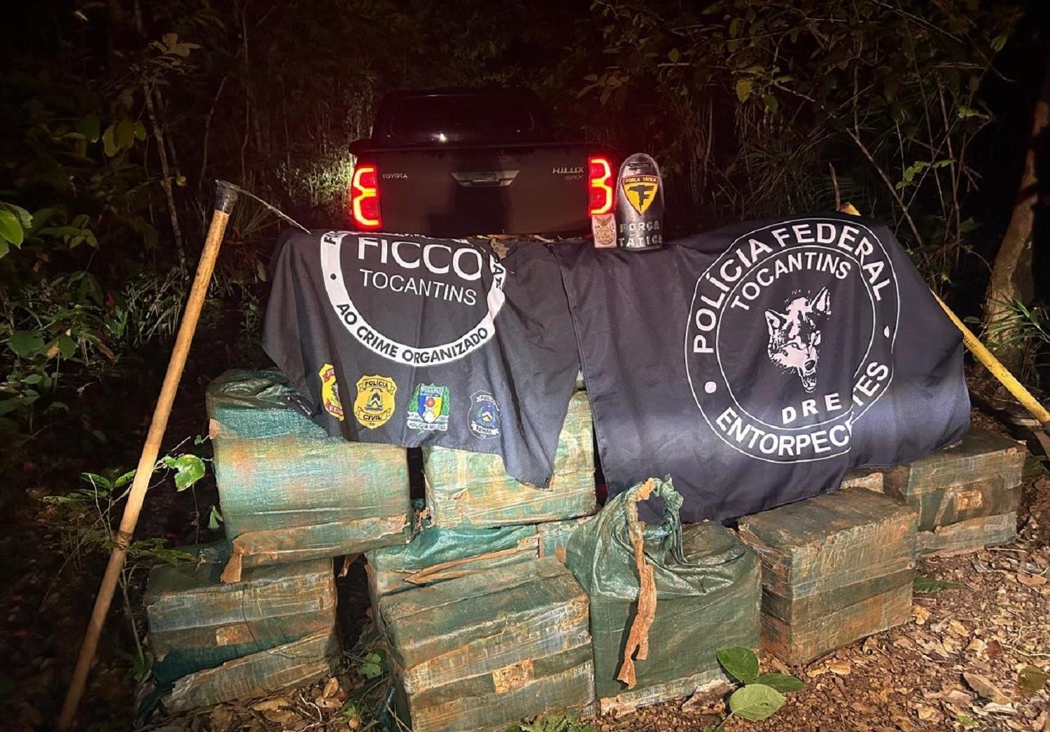 Polícia encontra 500 kg de cocaína enterrados após apreensão de avião | G1