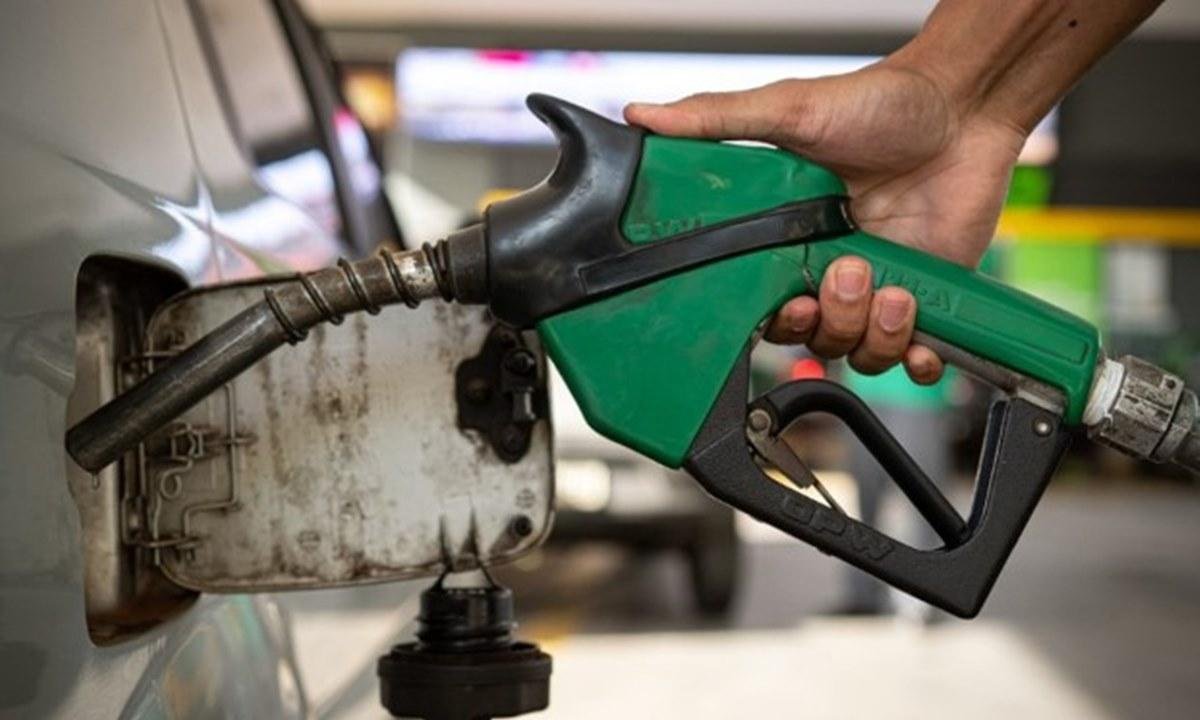 Operação flagra irregularidades em bombas de combustíveis no DF