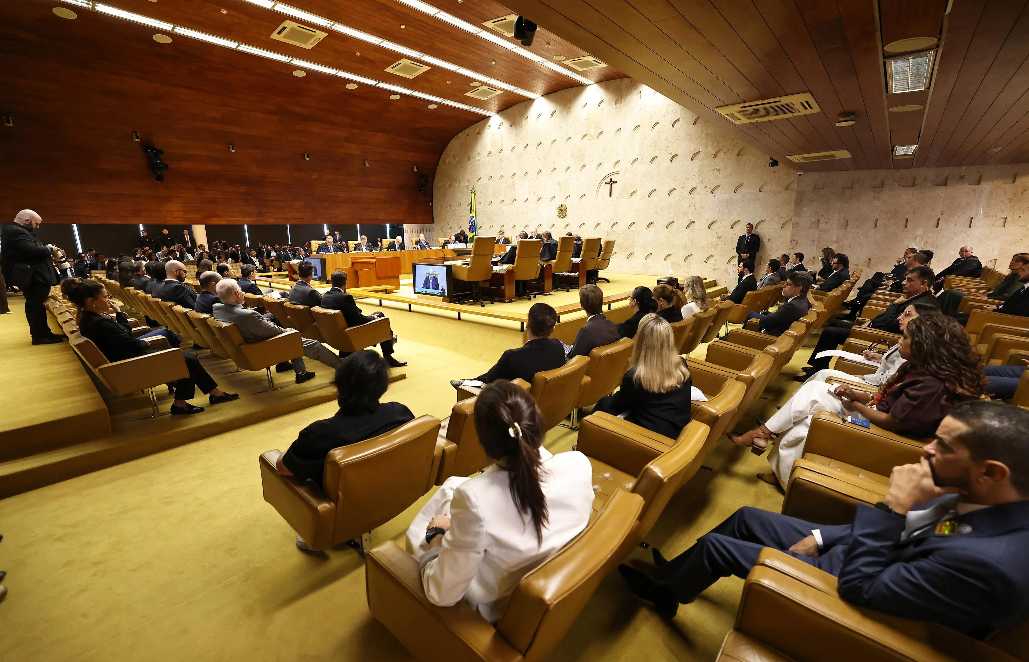 'Quem tem medo da PF?', bate-bocas e pedido de vista: a sessão do STF sobre Moraes e Vorcaro em 11 pontos