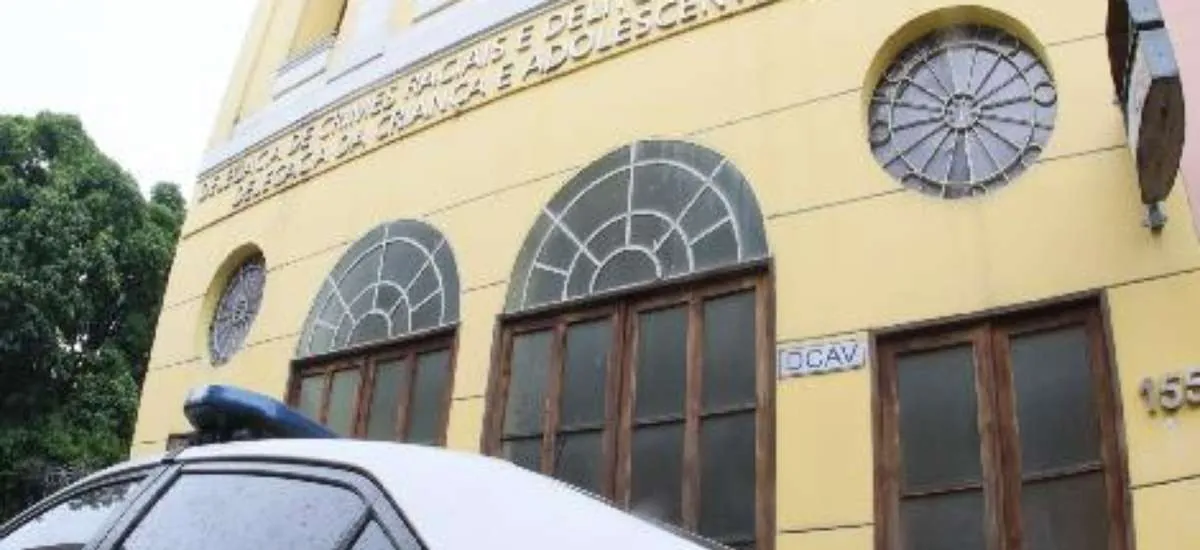 Funcionário público é preso suspeito de liderar organização que oferecia crianças para serem abusadas no RJ
