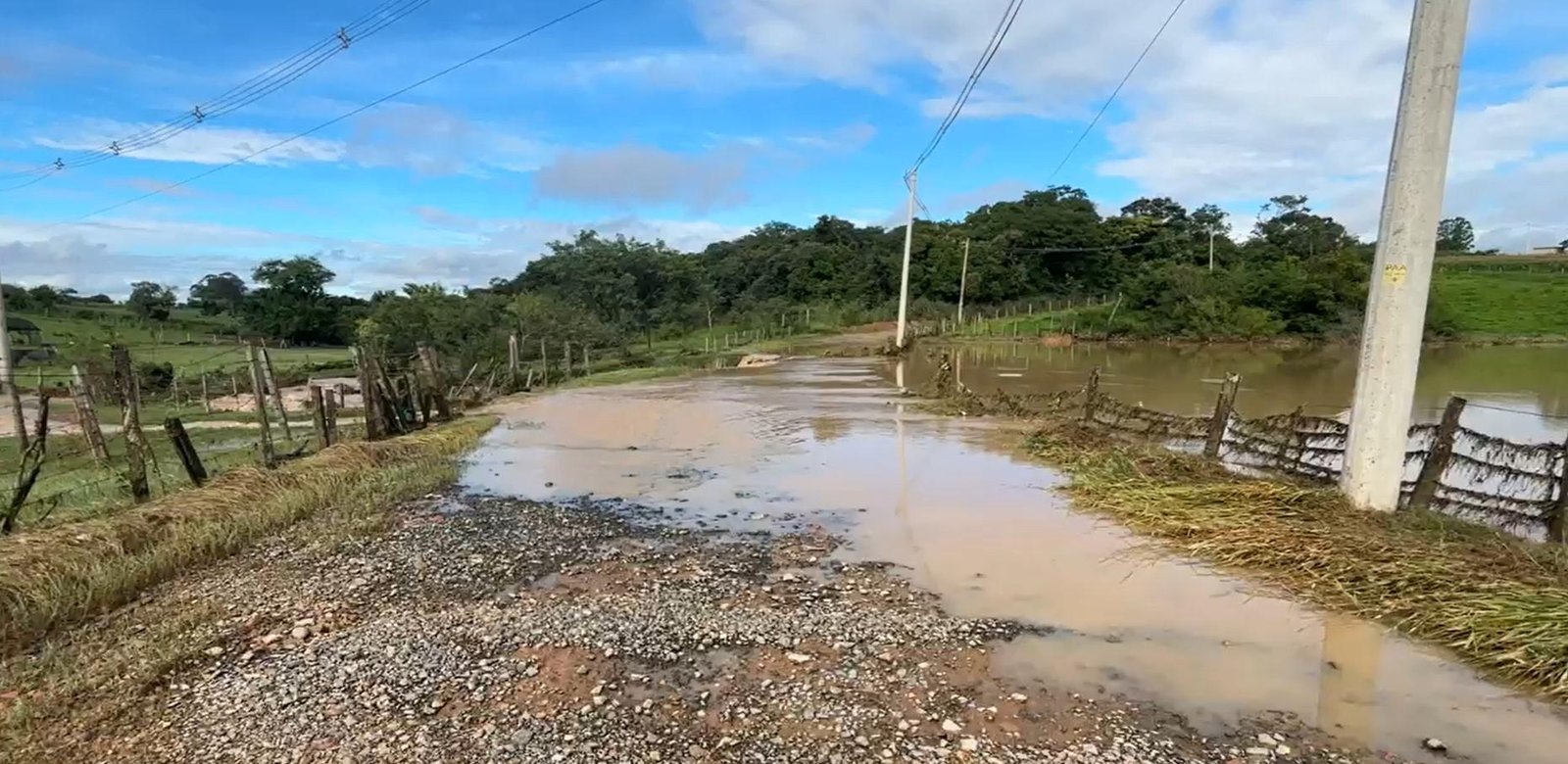 Alagamentos causados por temporal em Monte Mor afetam 130 famílias | G1