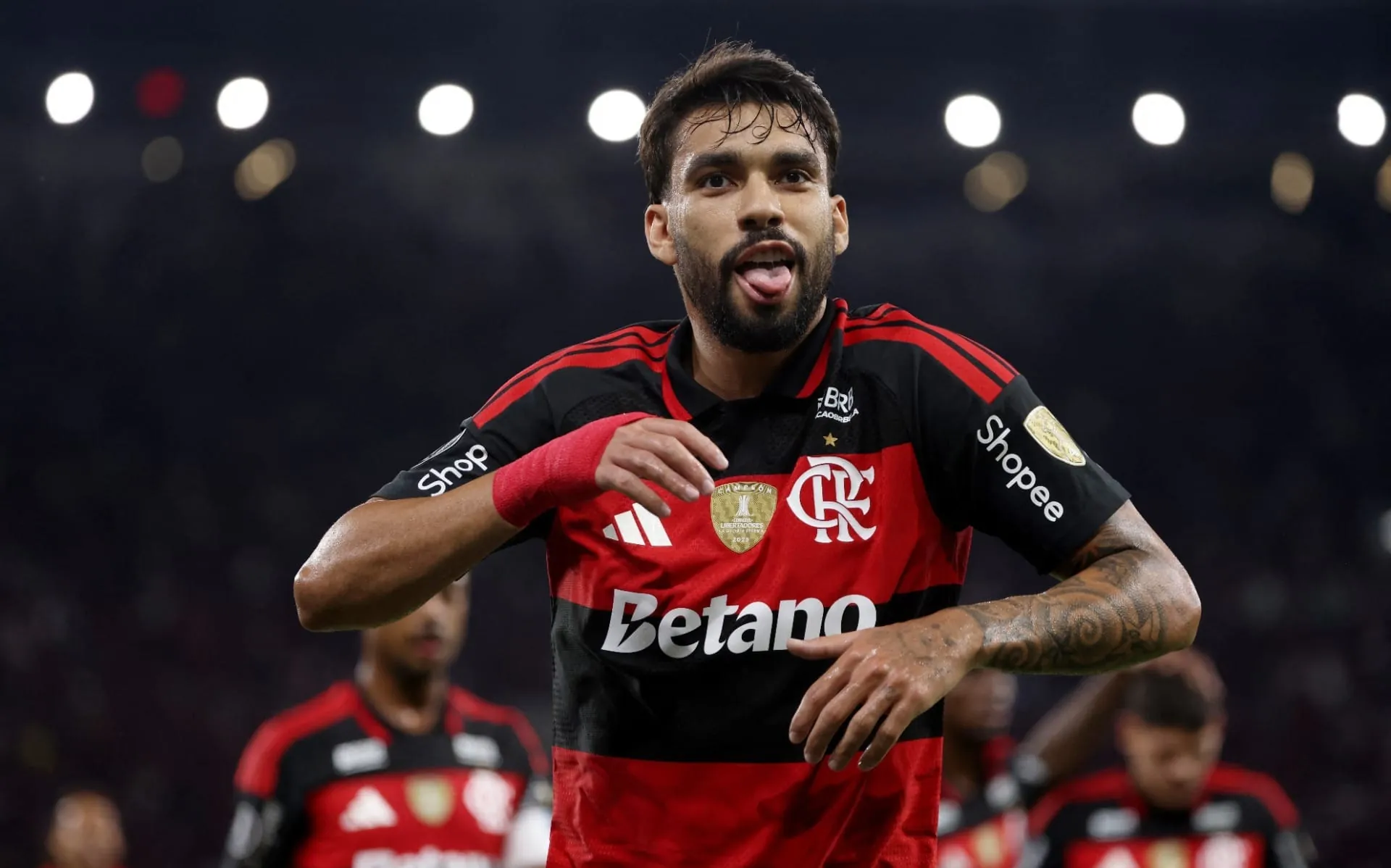 Fla goleia Independiente Medellín e reassume liderança; veja gols