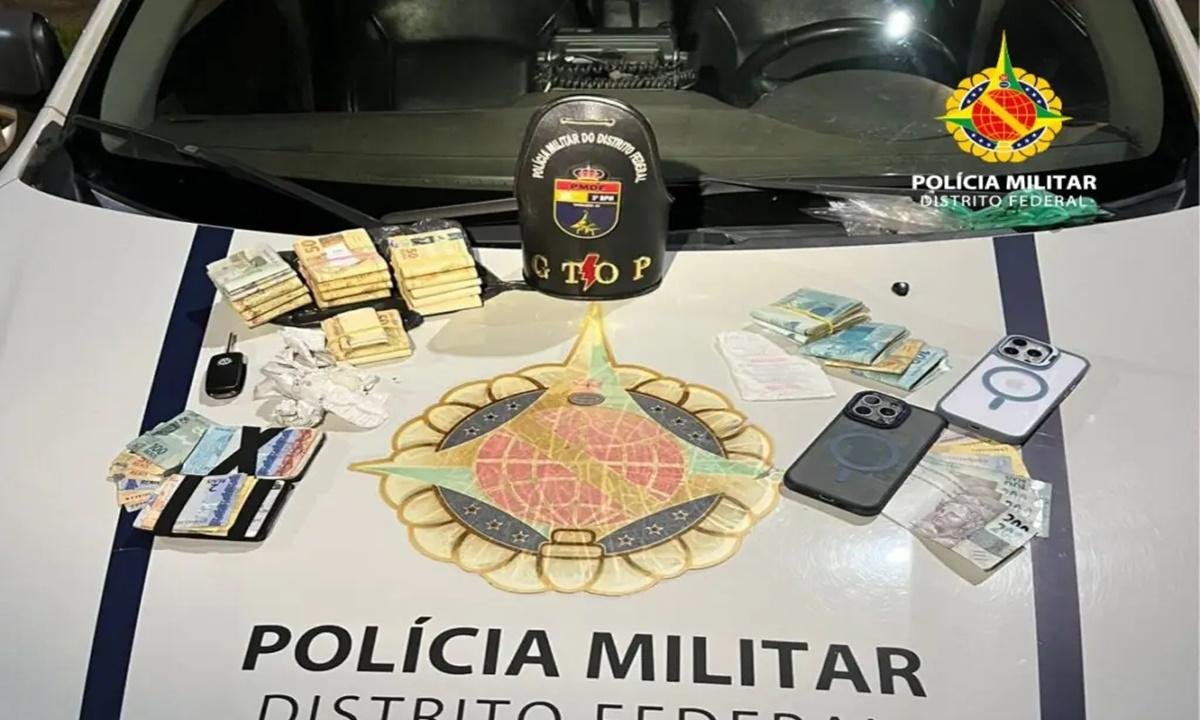 Dupla é presa com quase R$ 50 mil escondidos em carro no DF