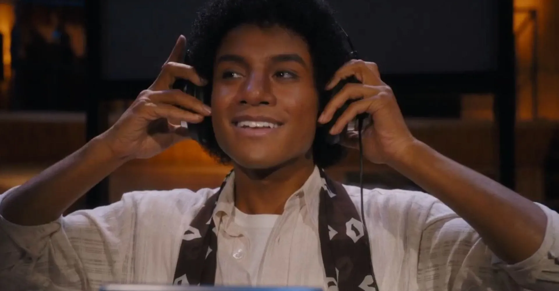 Estreia do filme de Michael Jackson é marcada por briga em cinema do Brasil