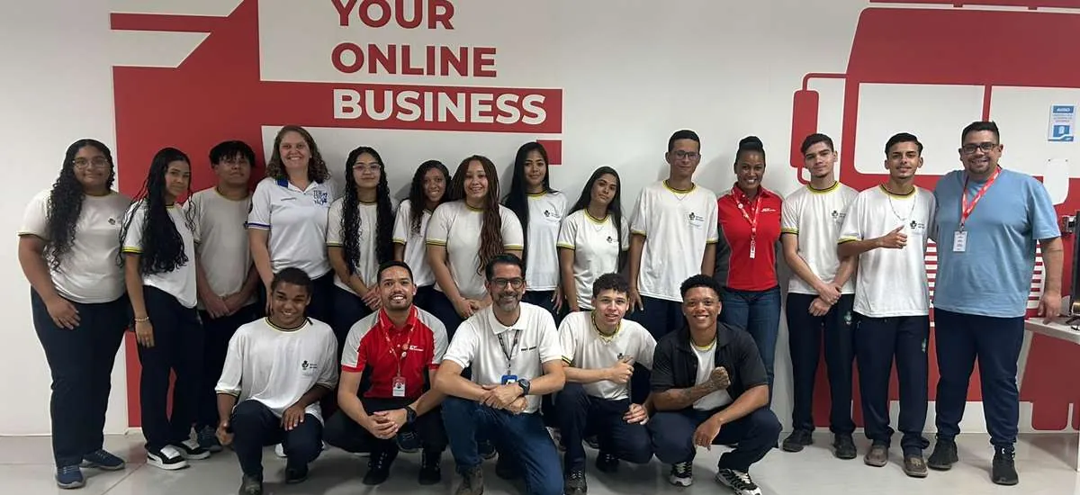 J&T Express lança projeto para desenvolver jovens talentos