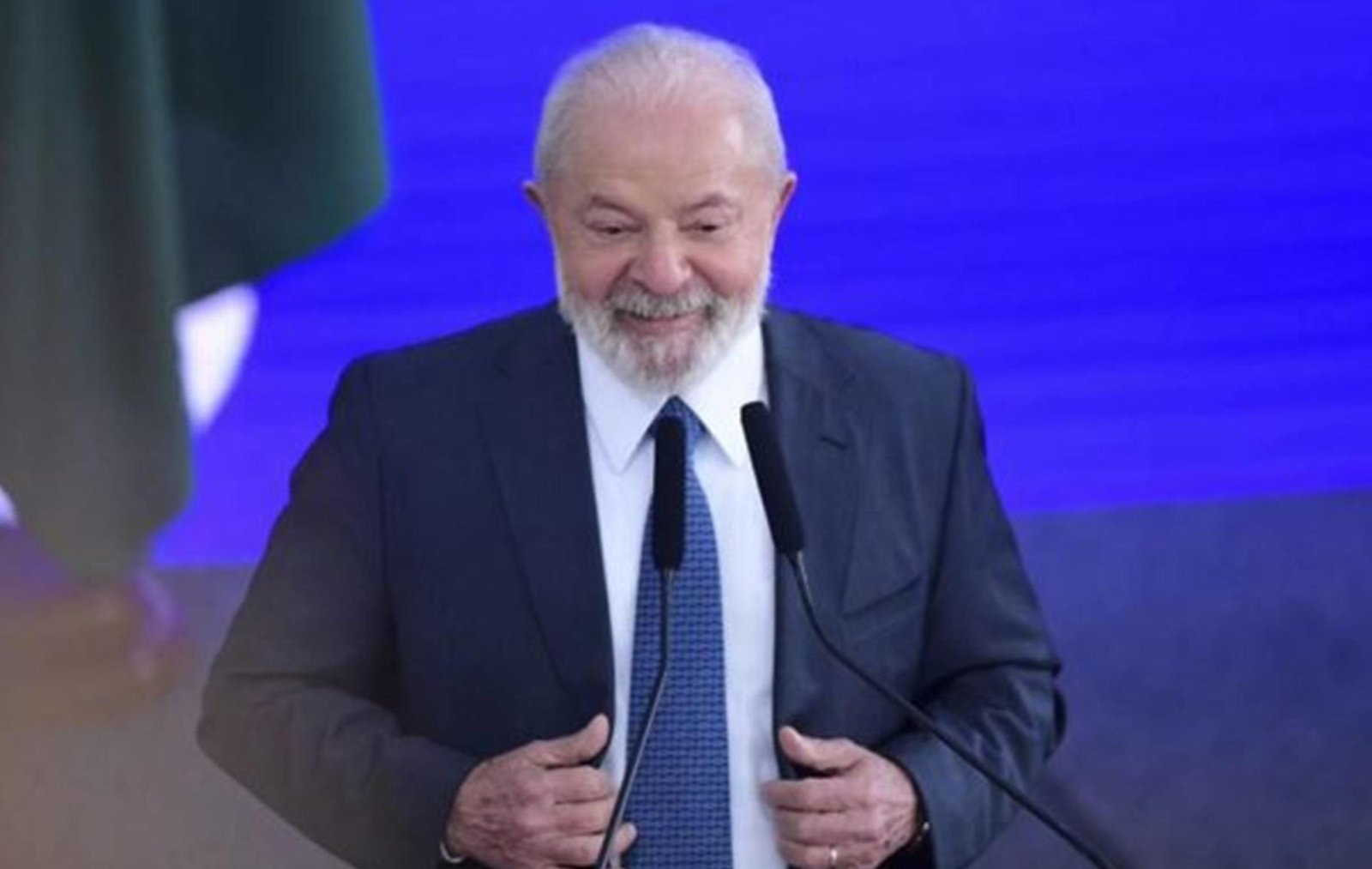 "Timão campeão": Lula comemora vitória do Corinthians na Supercopa