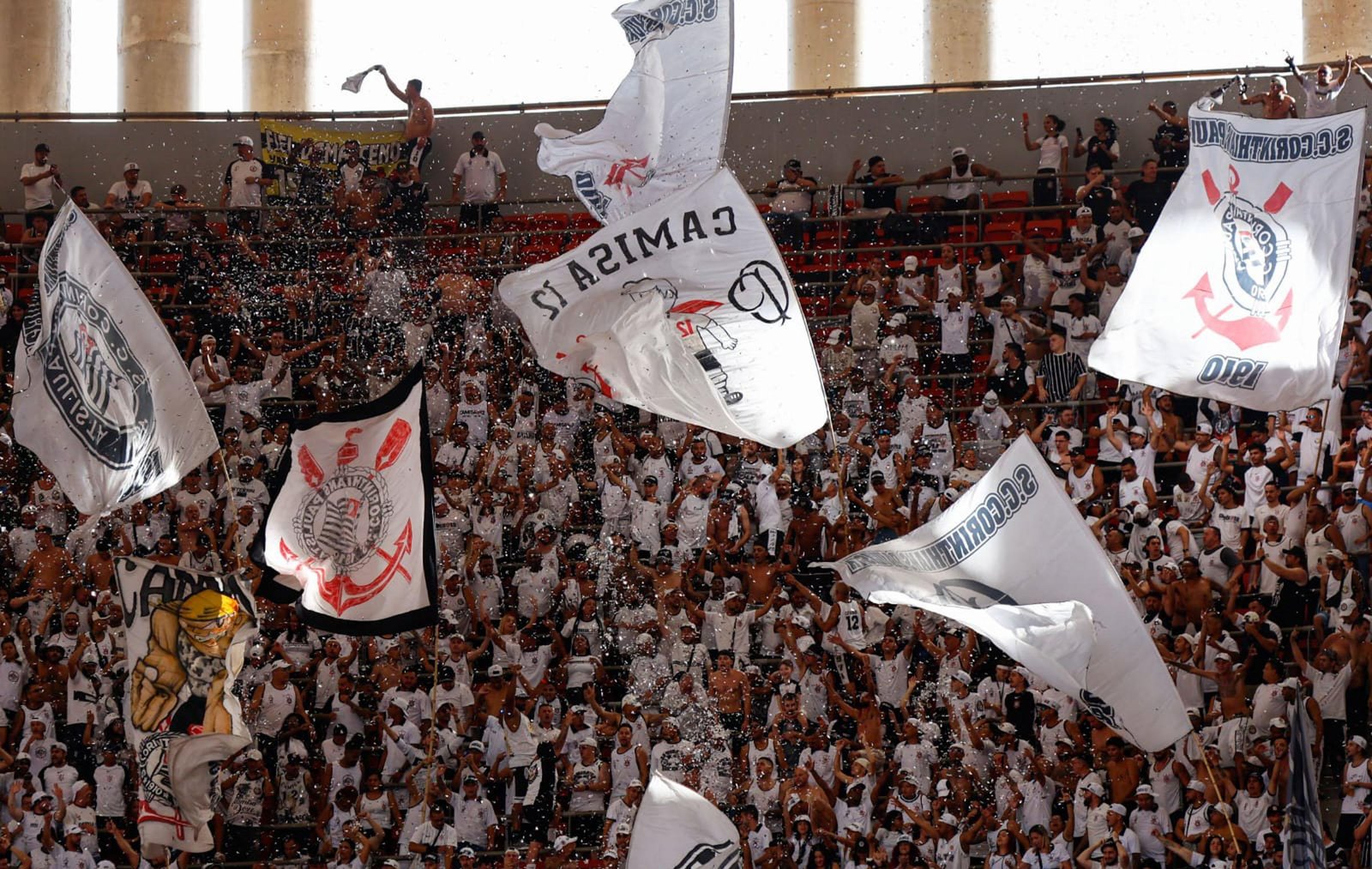 Vídeo mostra mobilização corintiana para acompanhar a Supercopa
