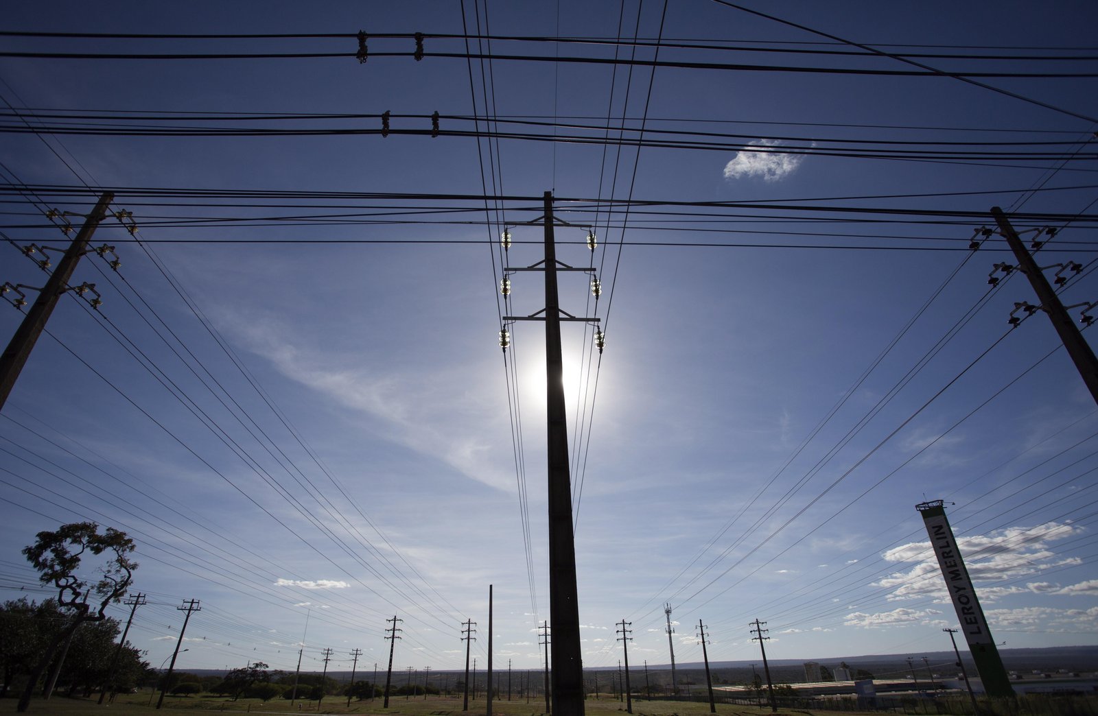 Aneel anuncia bandeira tarifária verde nas contas de luz em março