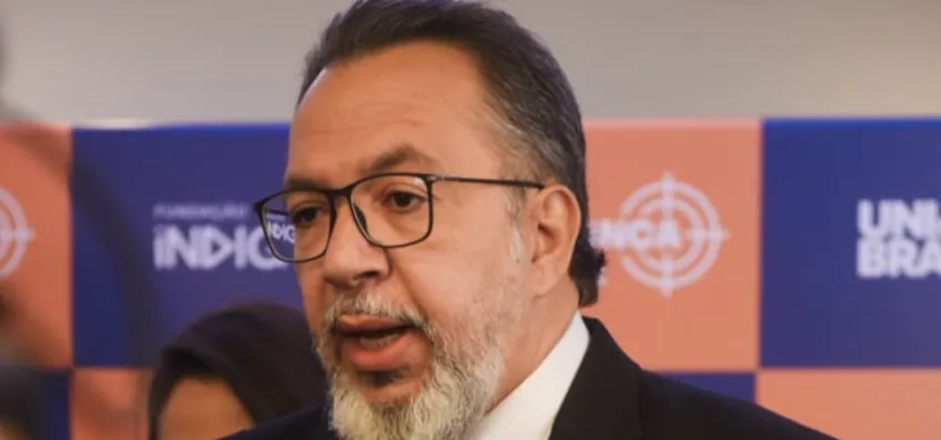 Moraes manda soltar ex-prefeito de Belford Roxo preso com fuzil no carro
