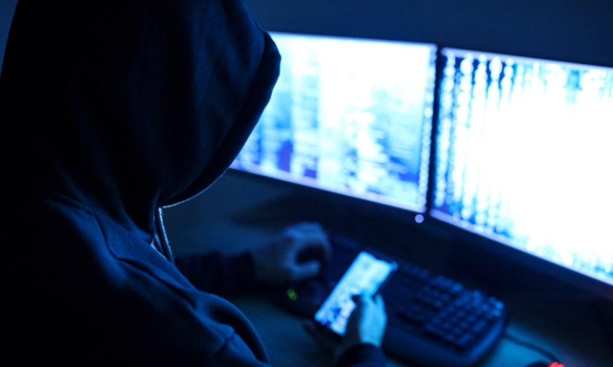 Grupo simula pagamentos e furta celulares caros vendidos pela internet