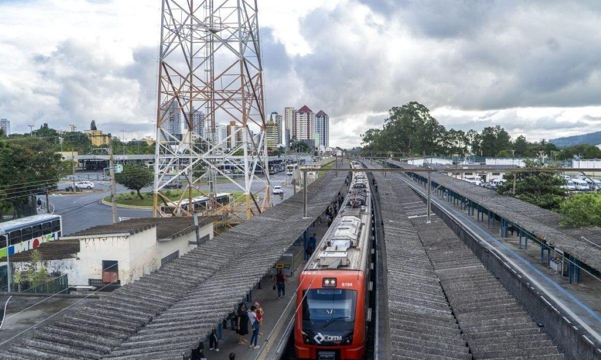 Linha 11-Coral da CPTM tem lentidão em horário de pico nesta 6ª (27/2)