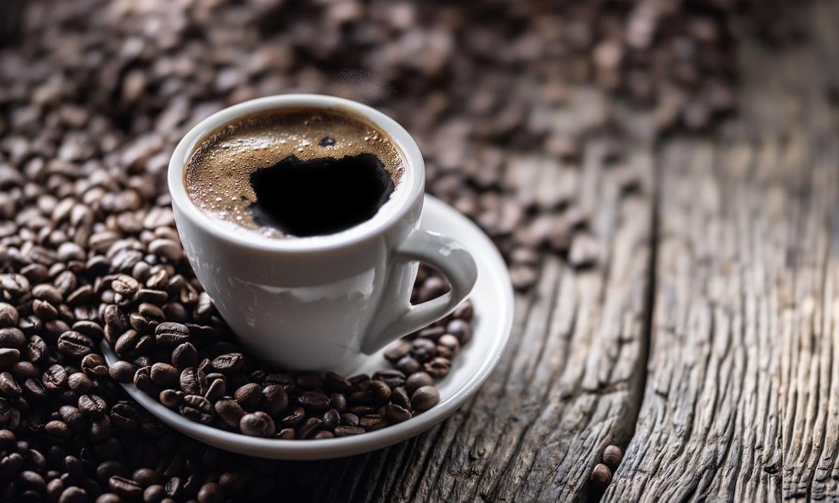 Expert em longevidade revela o segredo para tomar café e viver mais