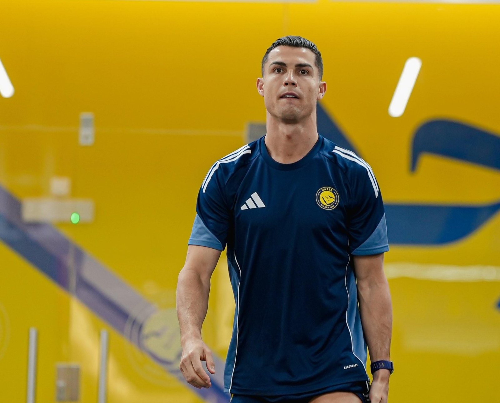 Em meio a boatos de fuga, Al-Nassr divulga foto e informa lesão de Cristiano Ronaldo
