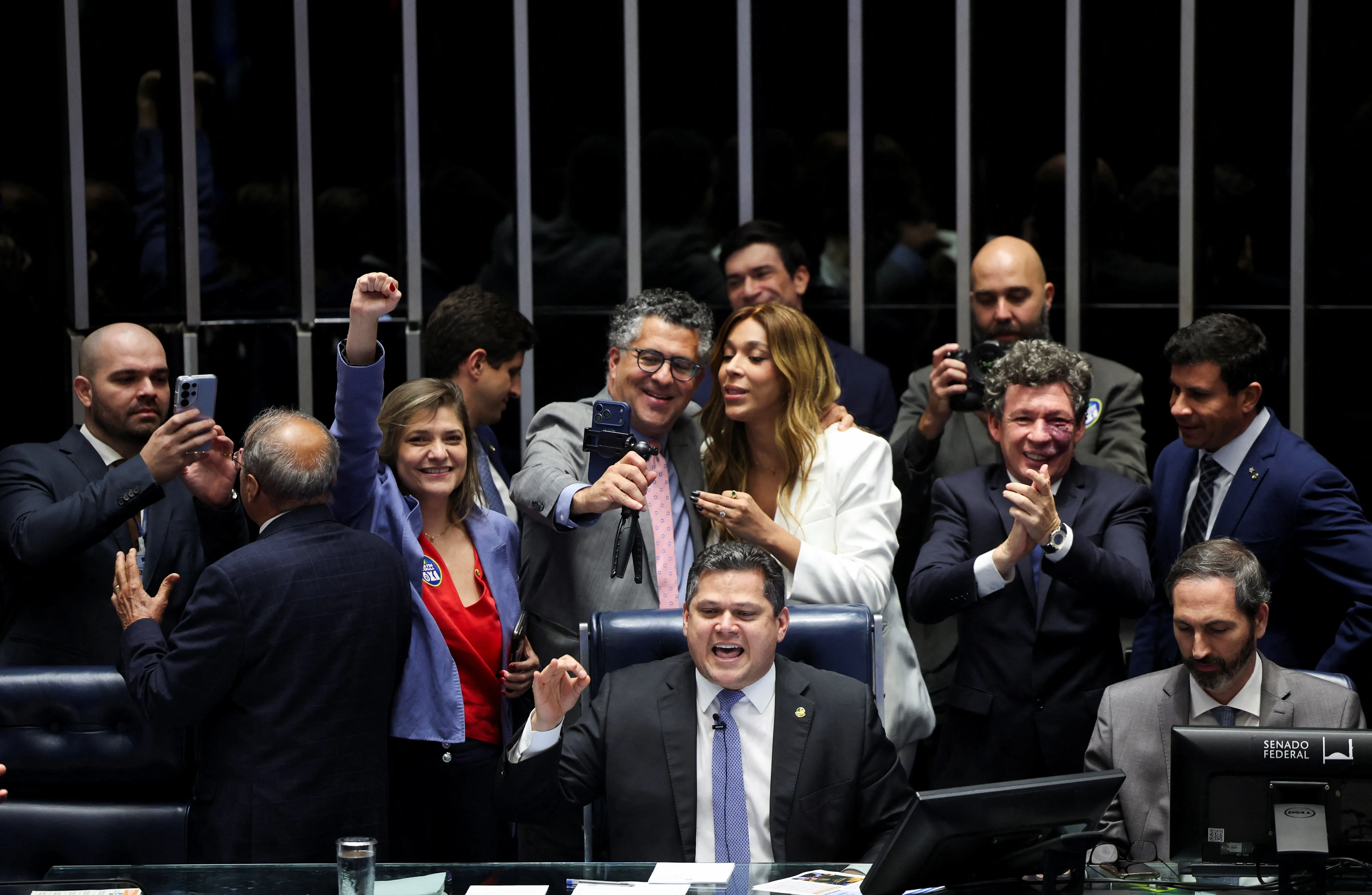 Após cobrar debate, oposição só participa da última de cinco sessões de discussão da PEC do fim da escala 6x1