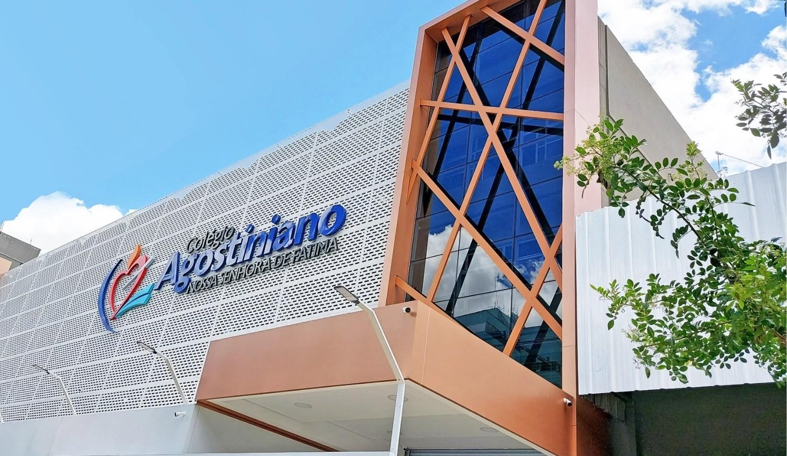 Colégio Agostiniano Goiânia inaugura fonte em aniversário de 62 anos | G1