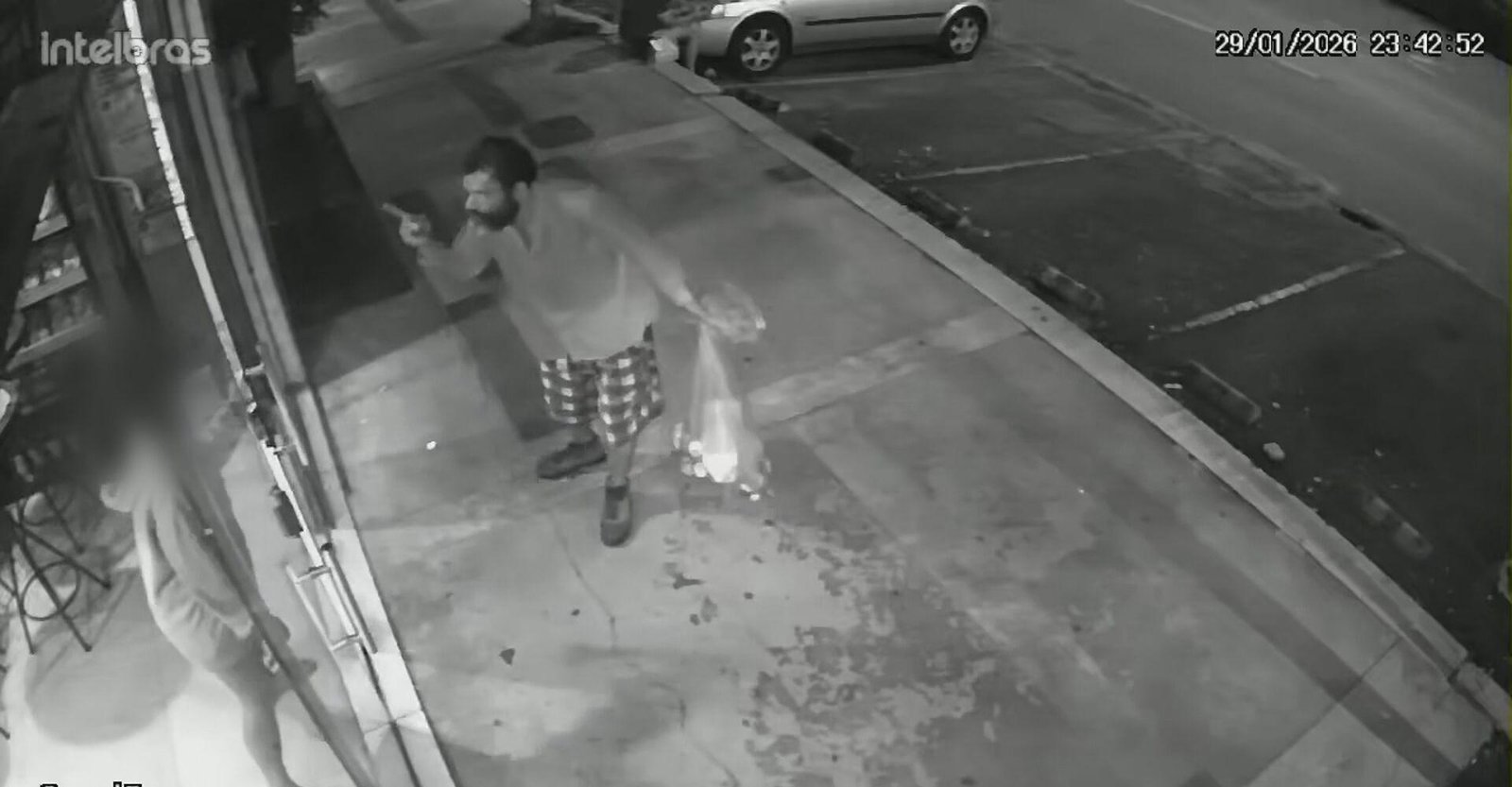 VÍDEO: mulher é agredida em frente a distribuidora de bebidas no DF | G1