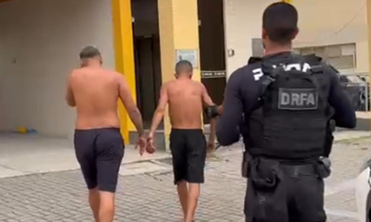 Facção atira e mata moradores para garantir fuga de líder do CV