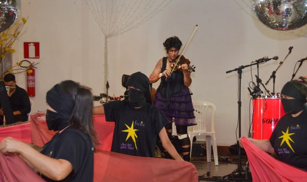 Arte e empreendedorismo mudam a vida de mulheres no Brasil