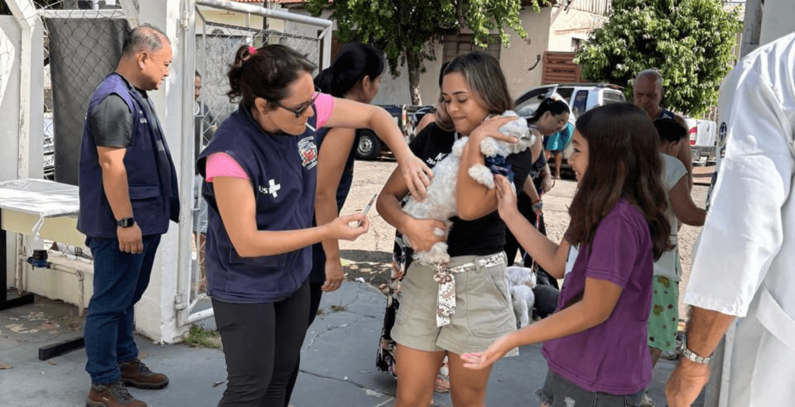 Primeira Ação de Vacinação Antirrábica do ano imuniza 400 animais