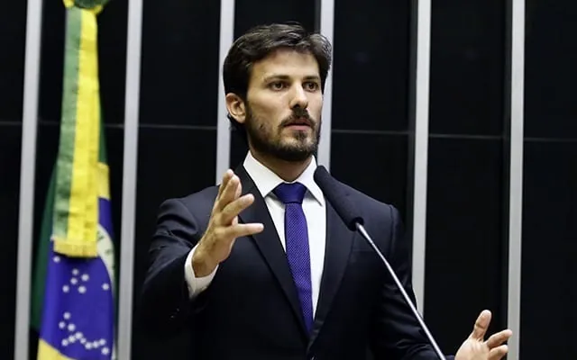 Ex-secretário rompe com grupo de Zema e articula se lançar ao governo de MG