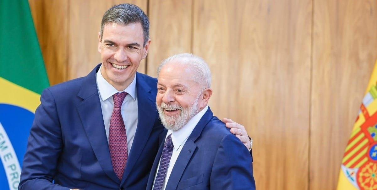 Após aprovação do acordo UE-Mercosul, Lula conversa com premiê da Espanha