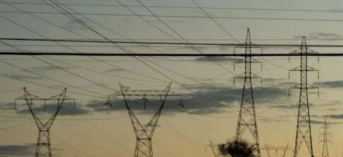 Energia solar e baterias impulsionam a economia industrial