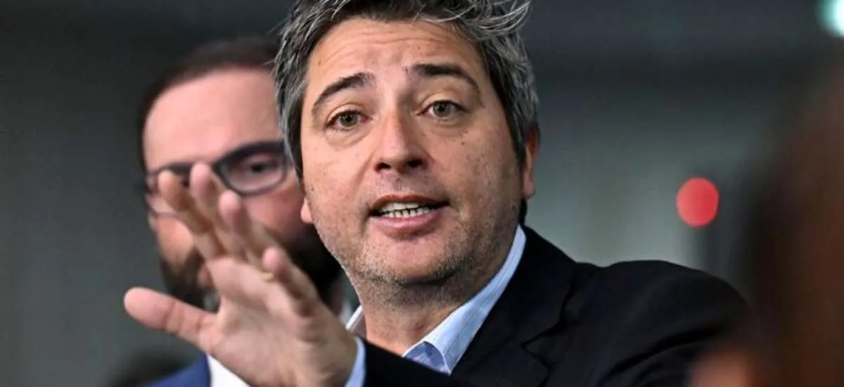 Flávio anuncia Carlos Portinho como candidato ao Senado no RJ após operações contra Castro e Canella