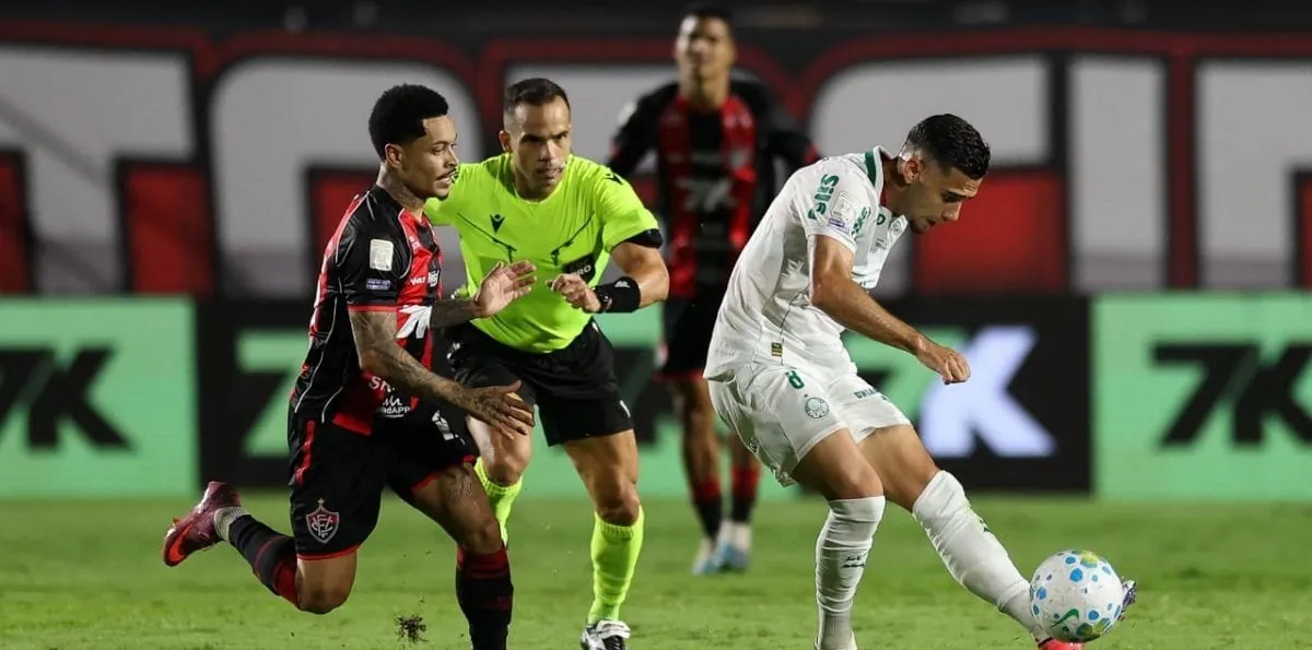 Palmeiras divulga nota sobre lances de jogo contra o Vitória