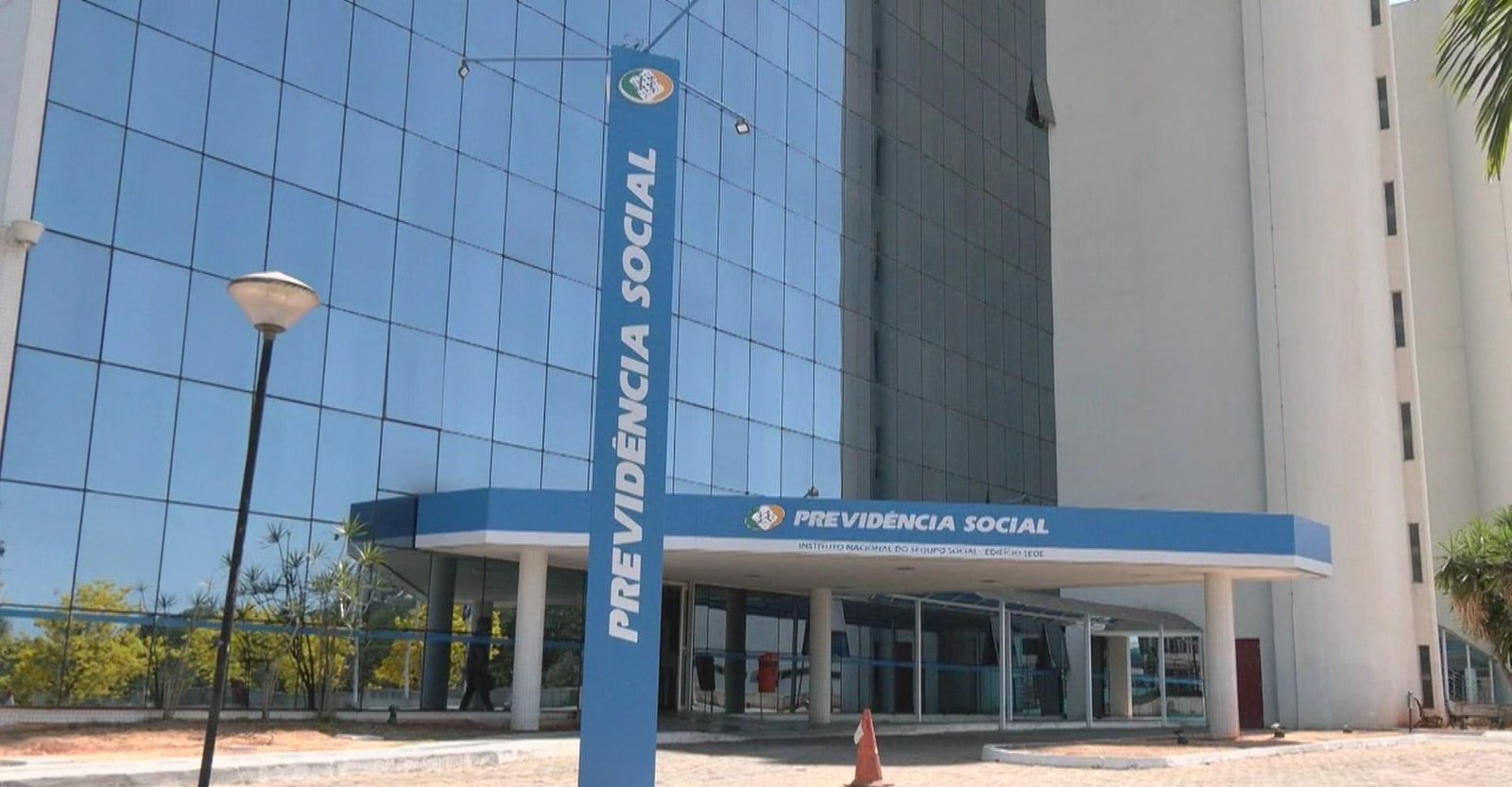 Como solicitar serviços e benefícios sem sair de casa usando o Meu INSS