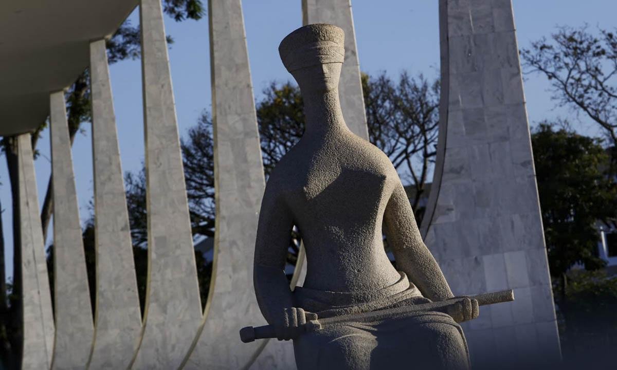 STF adia análise de penduricalhos e suspensão de verbas segue vigente