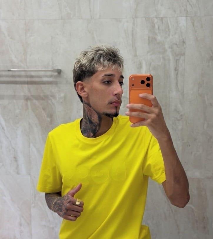 Influenciador TH PEDRA é preso em blitz com arma