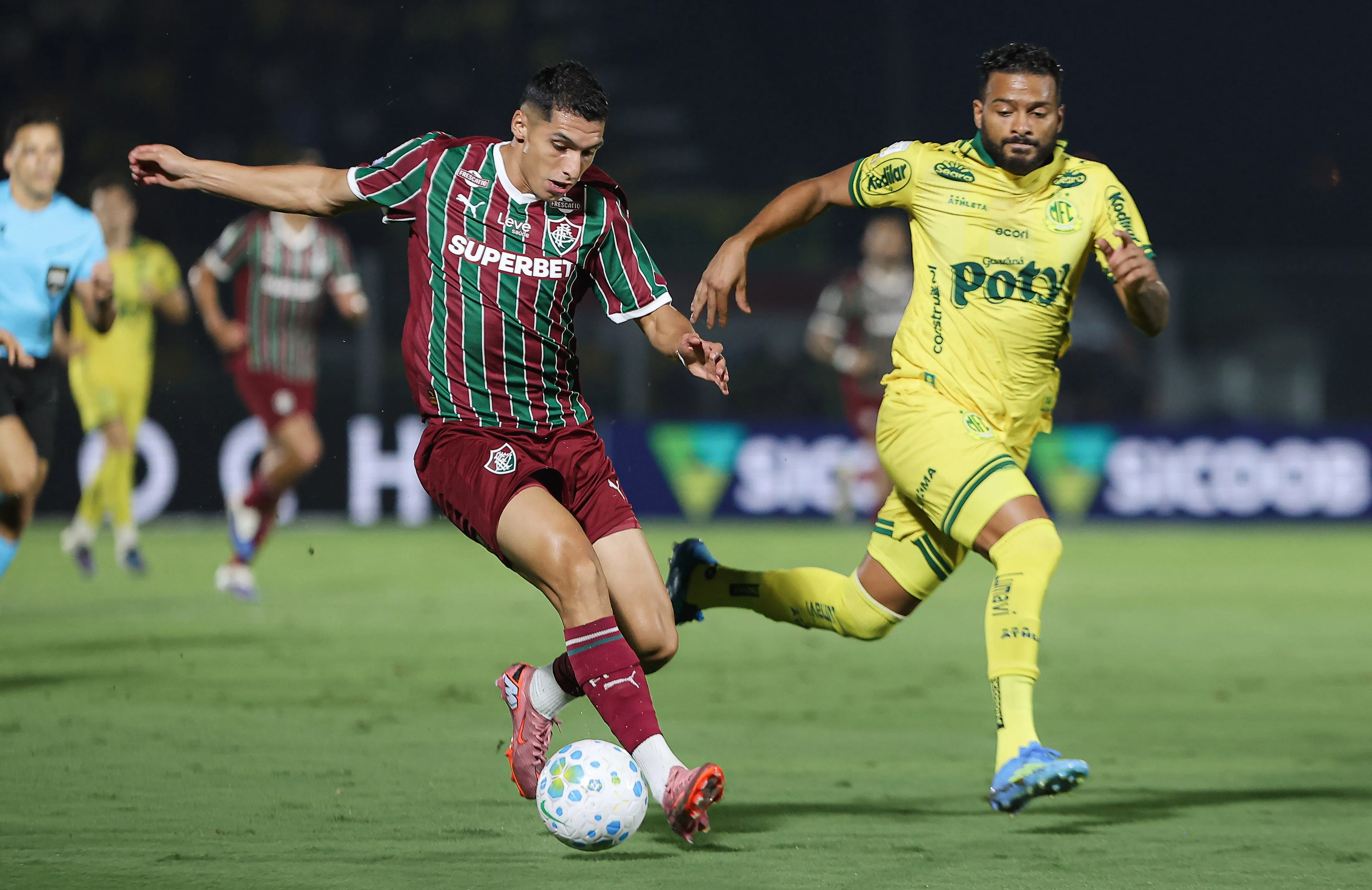 Fluminense tem atuação apagada, cria poucas chances claras e perde para o Mirassol no Brasileiro