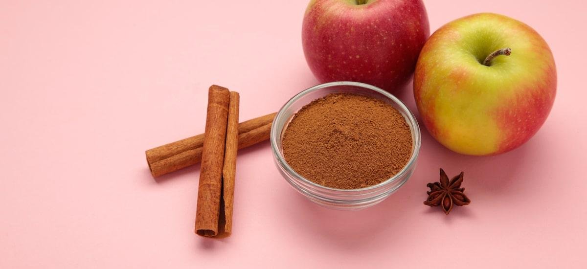 Quanto de canela consumir por dia? Veja os benefícios e aprenda receitas