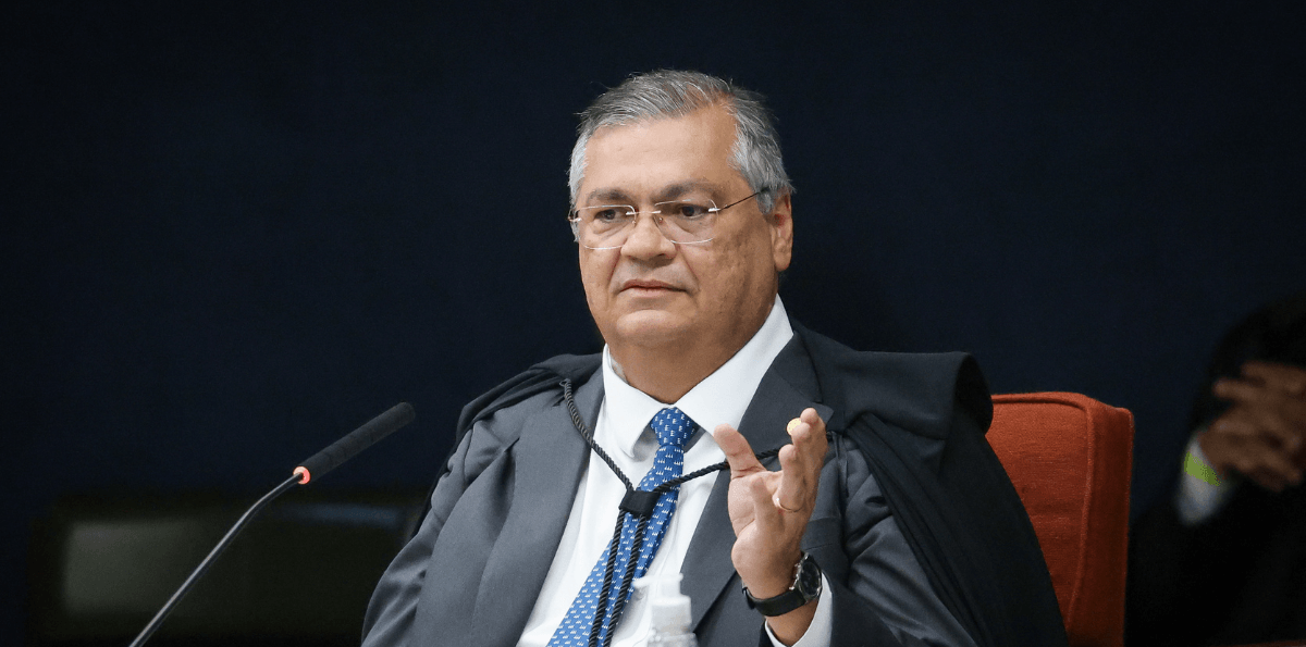 Dino suspende em liminar privatização da Celepar