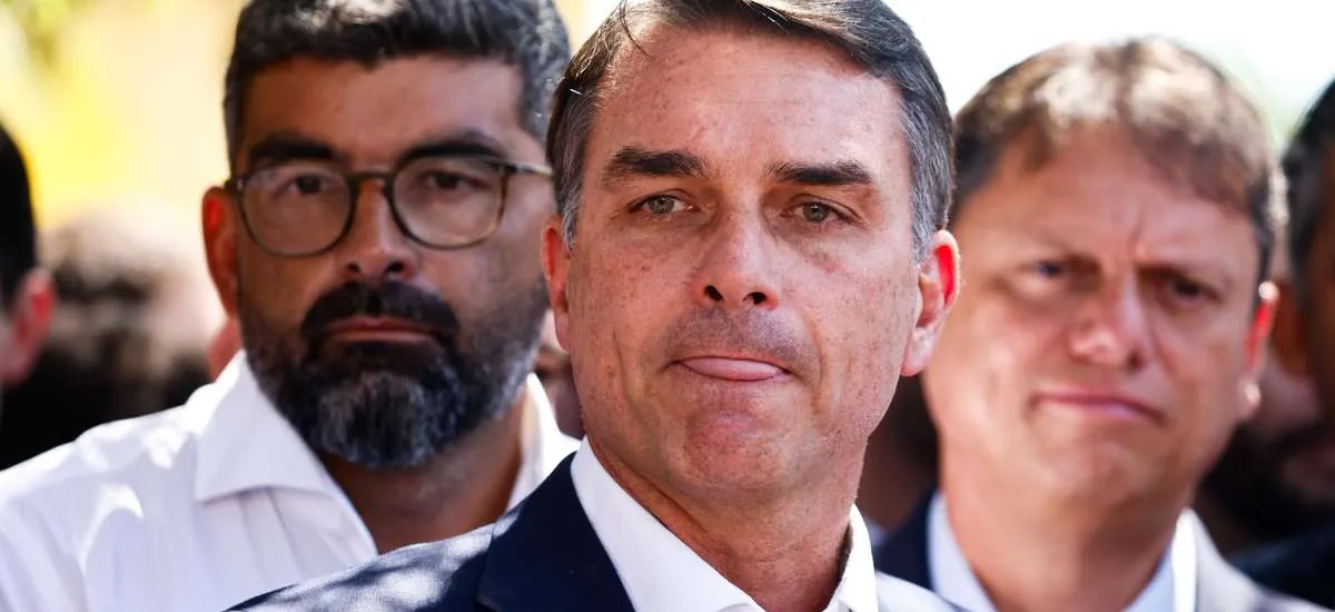 Como votou Flávio Bolsonaro pelo fim da escala 6x1