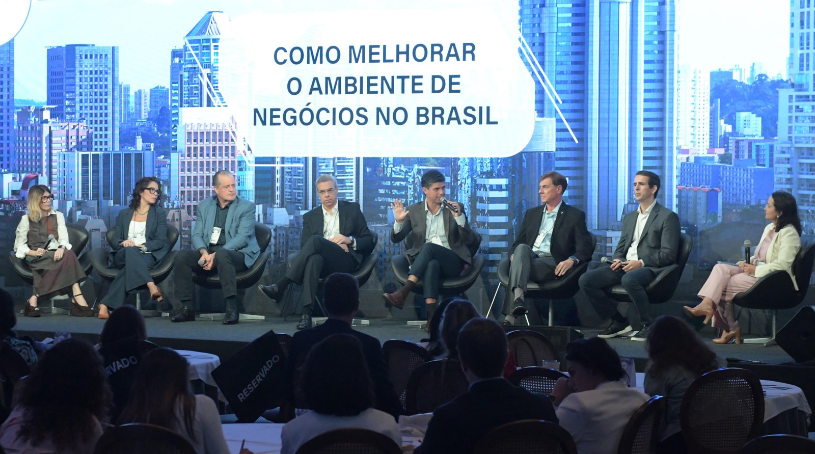 Rumos 2026: Ajuste fiscal é chave para melhorar ambiente de negócios no Brasil, dizem CEOs de grandes companhias