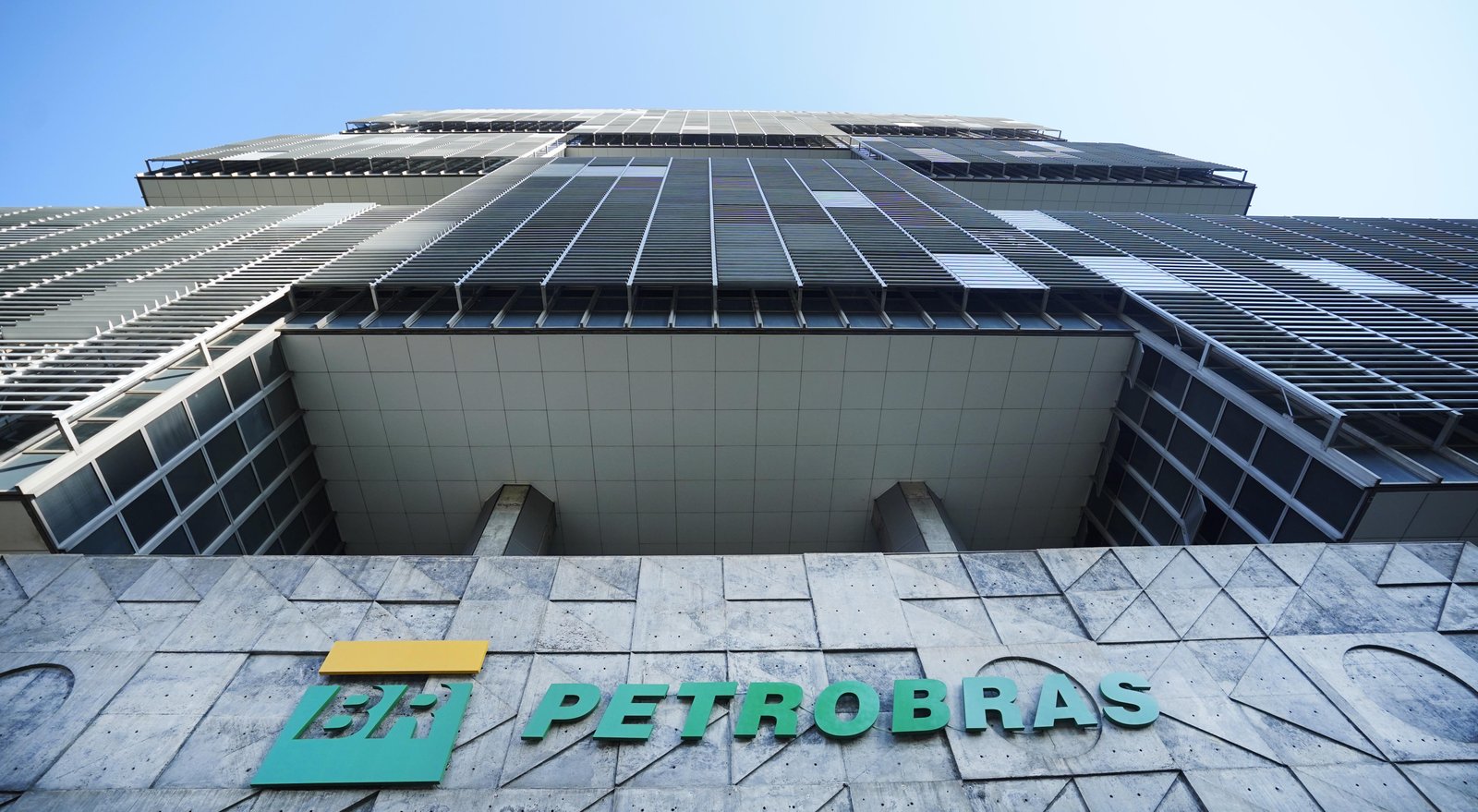 Petrobras eleva querosene de aviação em 9,4% a partir deste domingo | G1