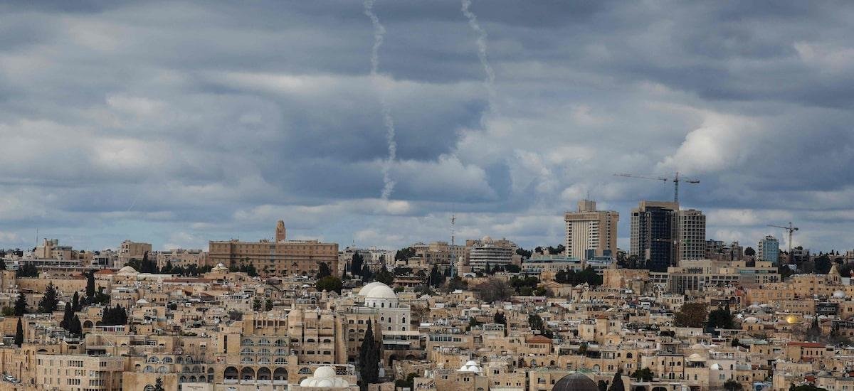 Por que atacar o Irã pode ser mais arriscado do que capturar Maduro