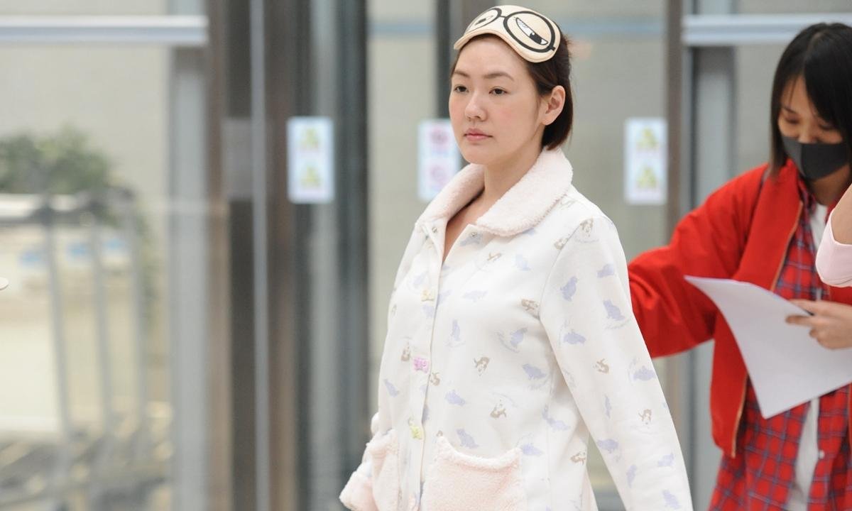 Aeroporto nos EUA defende proibição de pijamas: "Loucura termina hoje"