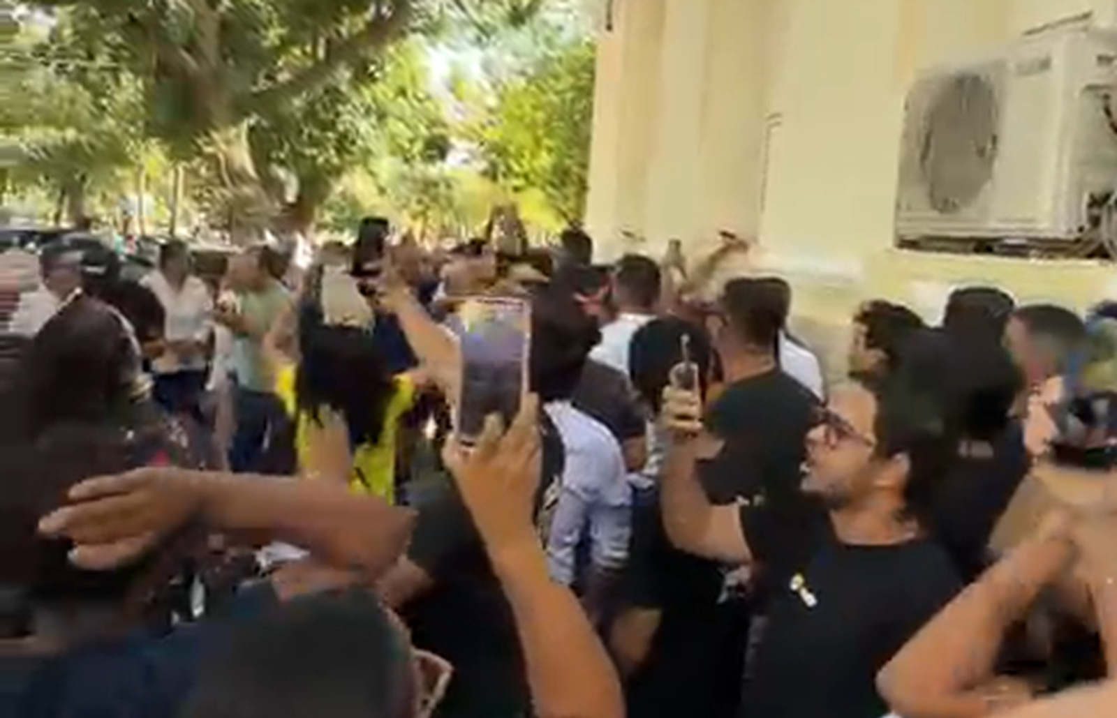 Impeachment de João Campos: grupos protestam na Câmara do Recife | G1