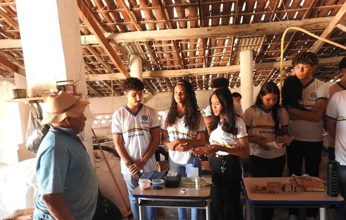 Escola Professor Paulo Freire, de Pernambuco, recebe Mérito Ensino Médio do Prêmio Jovem Cientista