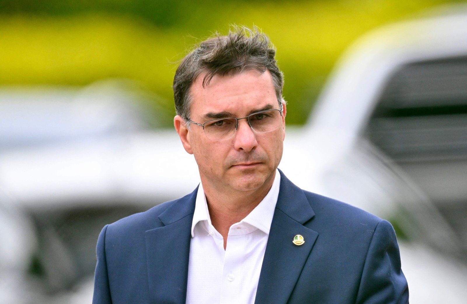 Flávio Bolsonaro escolhe ex-ministra do TSE que já defendeu Lula e advogado da Lava-Jato para time jurídico de campanha