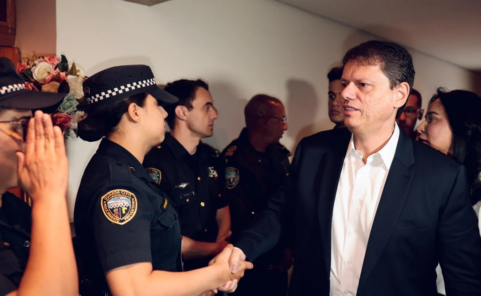 Tarcísio diz que cumprirá decisão do STF para compartilhar documentos de ONG de 'Dark Horse' e nega atraso em investigação sobre o filme em SP